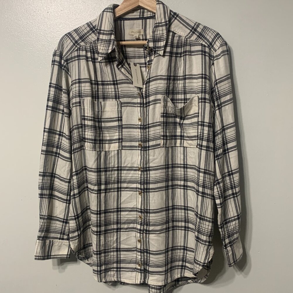 Anthropologie by Pilcro The Hadley relaxed buttondown shirt plaid size M